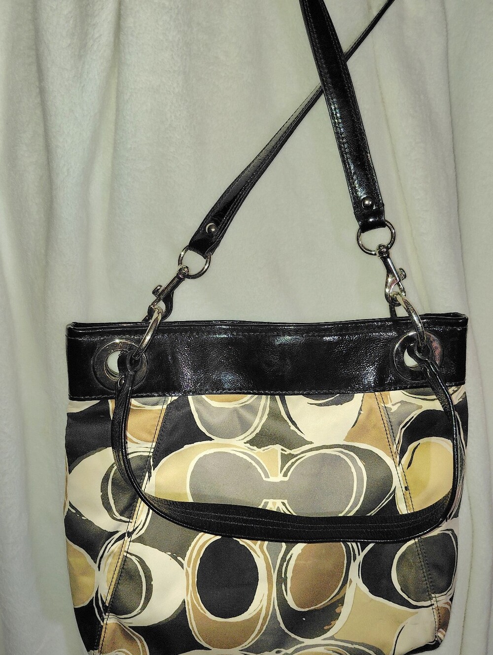 Coach Ashley Geometric Optic Signature Sateen & Patent Leather H1182-F17649 Bag - Picture 5 of 9